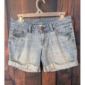 Women's LC light wash denim jean shorts size 28" waist